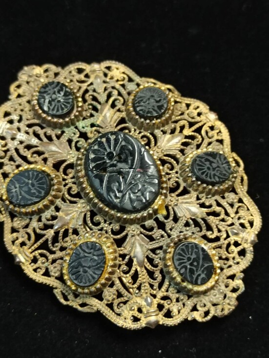 Vintage Jewelry - Vintage 1960s Filigree Black Onyx Cabochon Brooch Pendant Victorian Revival